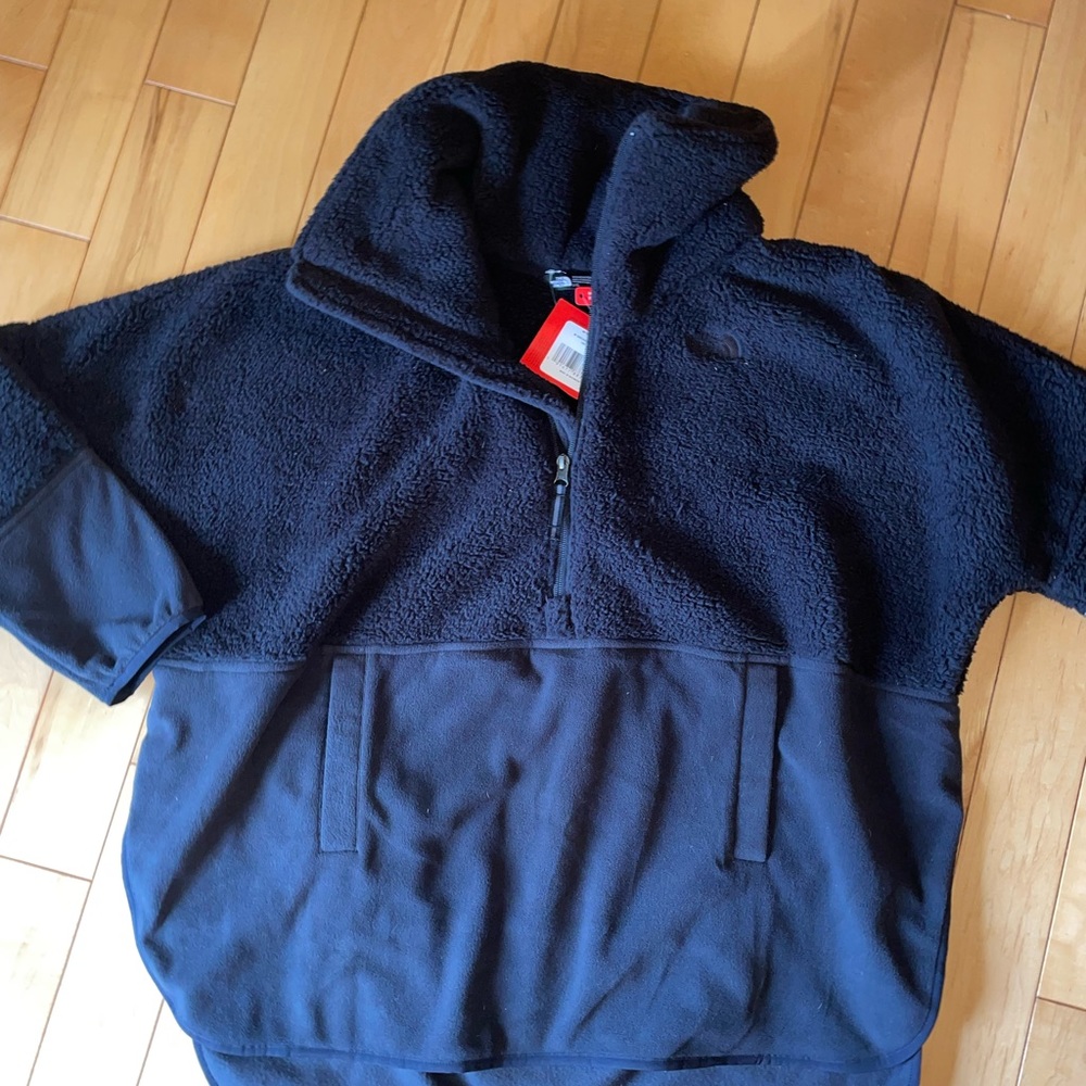NWT The North Face pull over - Picture 7 of 8